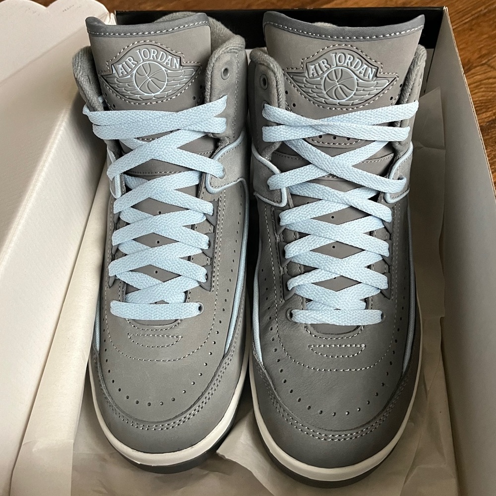 Air Jordan 2 Retro Womens Sz 7 - Picture 1 of 8